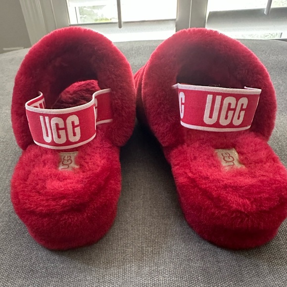 Women’s Ugg Super Fluffy Slippers with Strap - Picture 3 of 10